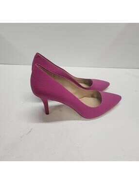 EUC BCBGeneration pink texture heels 10